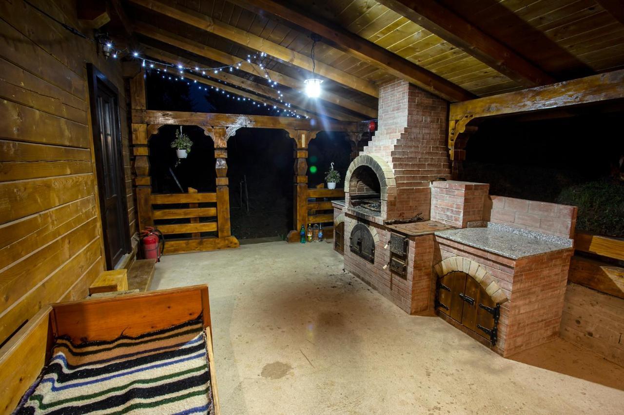 Tulean Cabin Săcel Exterior foto