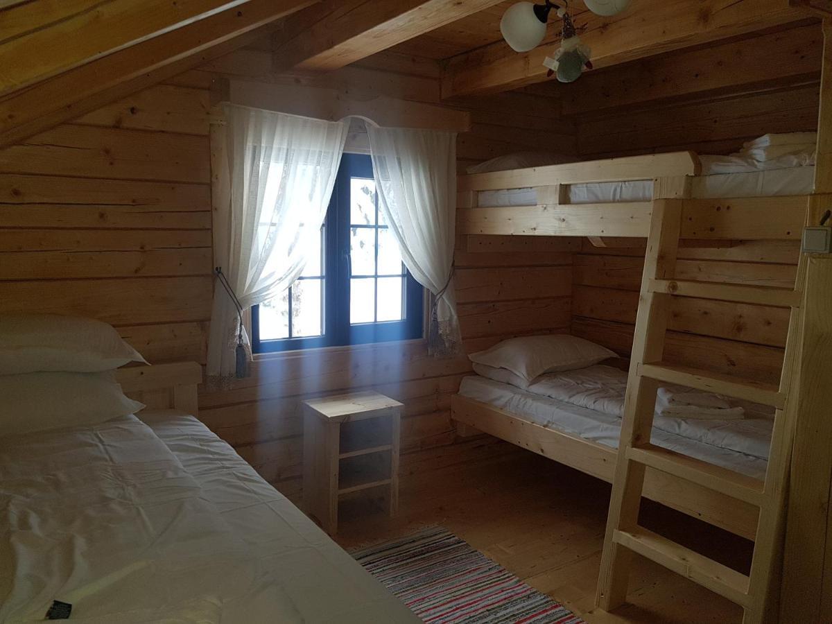 Tulean Cabin Bed & Breakfast Săcel Exterior foto