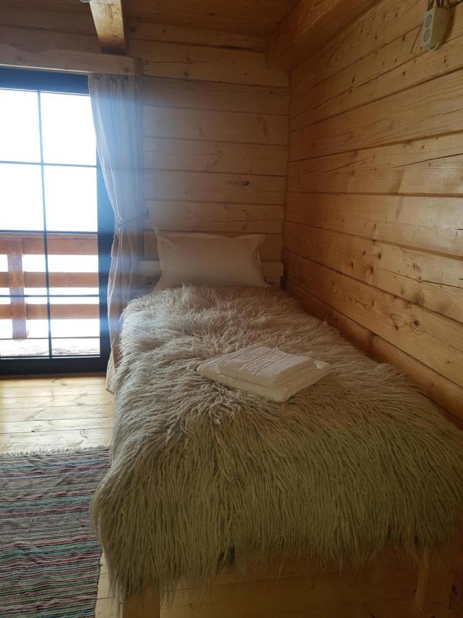 Tulean Cabin Bed & Breakfast Săcel Exterior foto