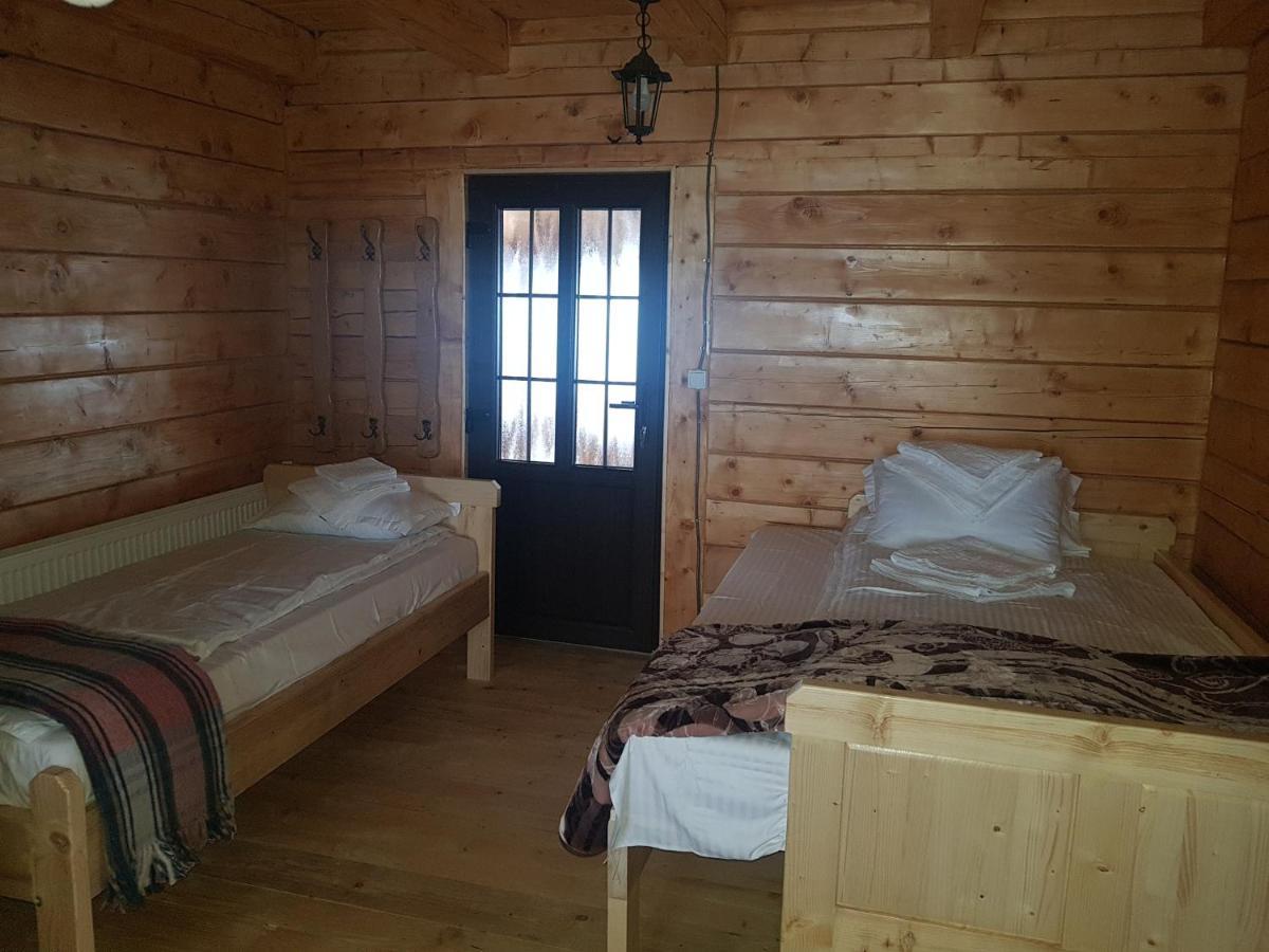 Tulean Cabin Bed & Breakfast Săcel Exterior foto